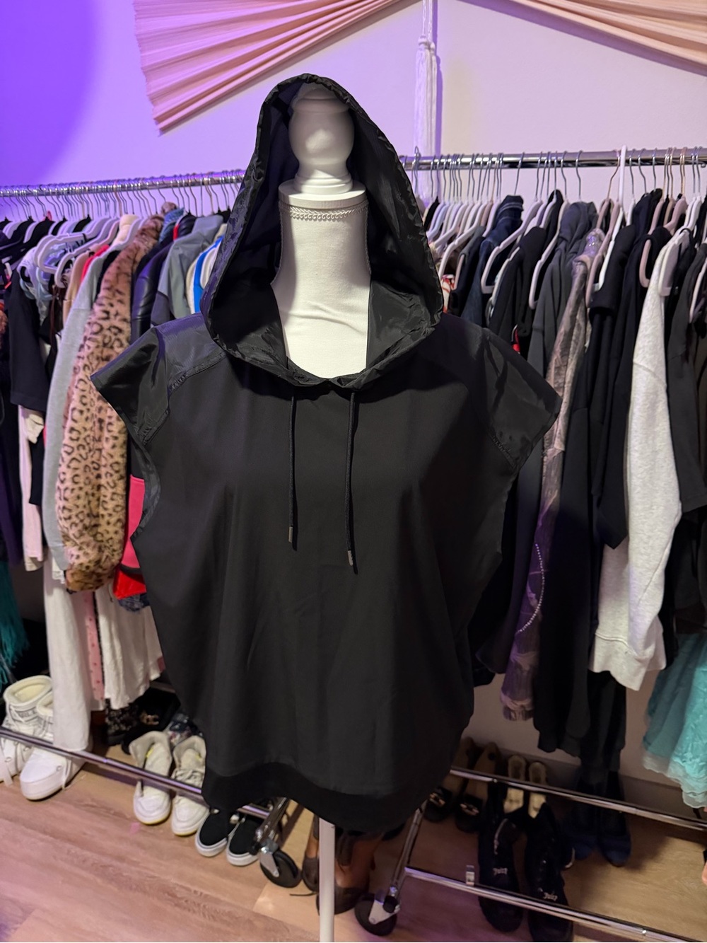 Avia Black Sleeveless Hooded Pullover Top - Picture 2 of 10